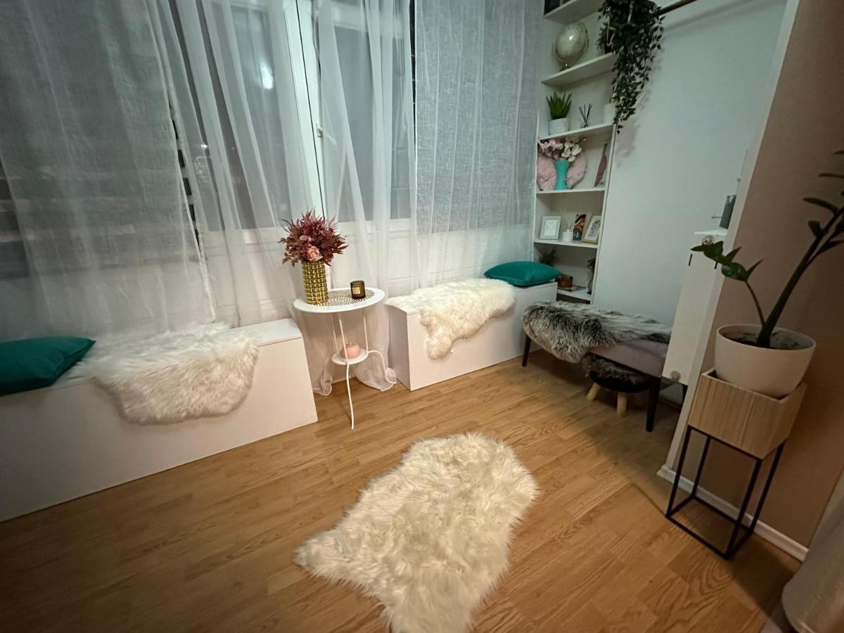 Ultracentral Studio Cherry Piata Amzei *