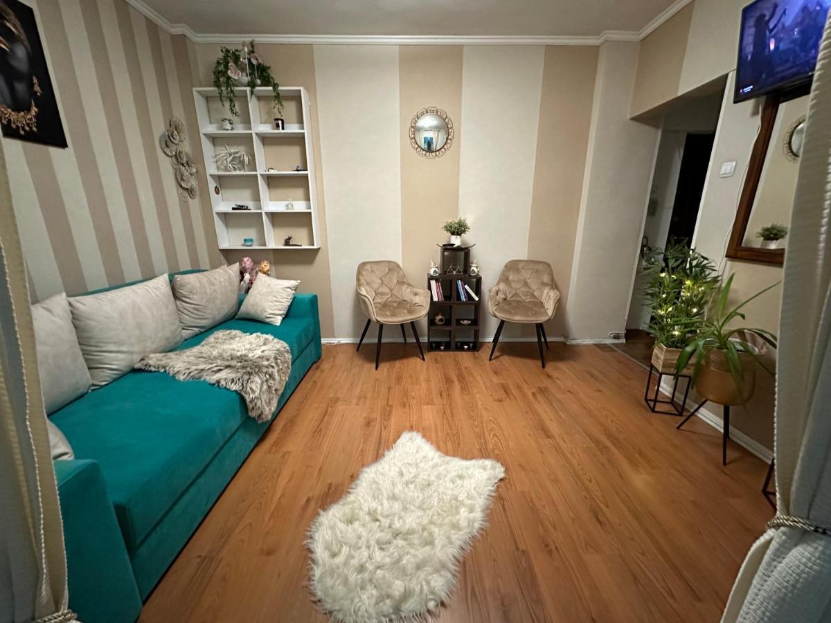 Ultracentral Studio Cherry Piata Amzei Bucharest