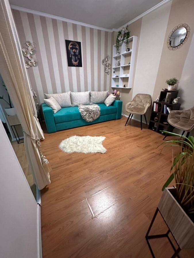 Ultracentral Studio Cherry Piata Amzei *